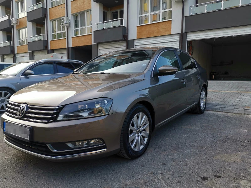 VW Passat, снимка 1 - Автомобили и джипове - 49328931