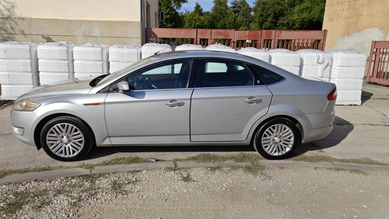 Ford Mondeo Ghia, снимка 2 - Автомобили и джипове - 51618330
