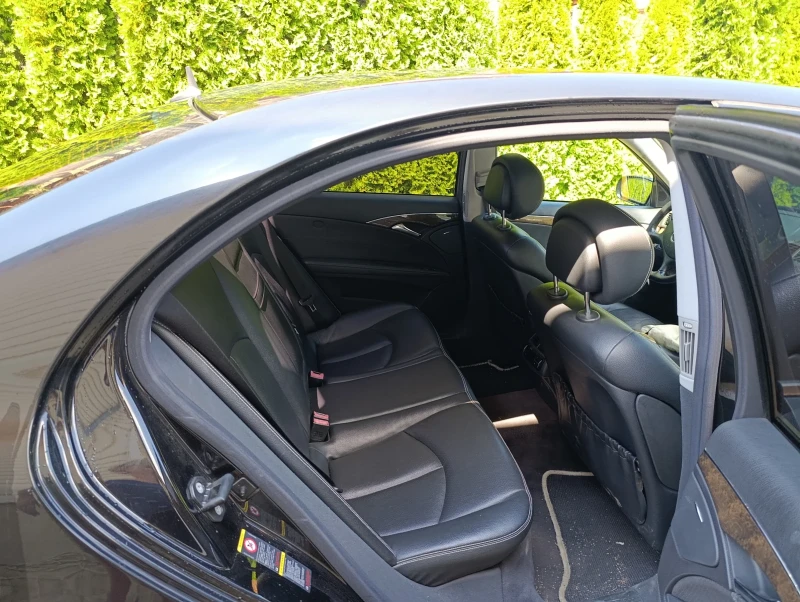Mercedes-Benz E 320, снимка 8 - Автомобили и джипове - 52518329