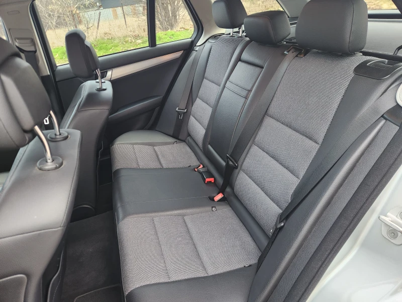 Mercedes-Benz C 200, снимка 9 - Автомобили и джипове - 52643340