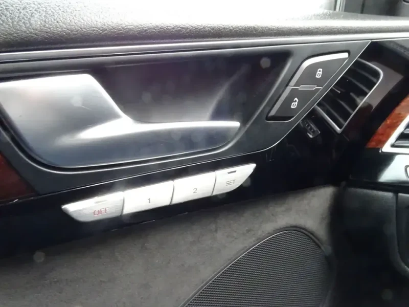 Audi A8 PREMIUM * * CARFAX * * АВТОКРЕДИТ * * , снимка 10 - Автомобили и джипове - 52989931