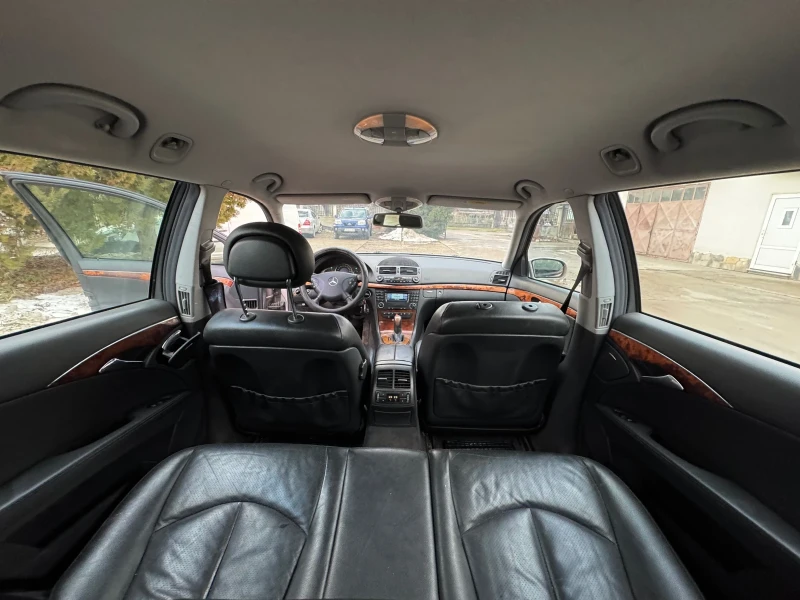 Mercedes-Benz E 220 2.2 CDI, снимка 16 - Автомобили и джипове - 53460403
