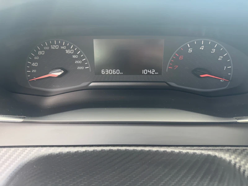 Peugeot 208, снимка 8 - Автомобили и джипове - 53403261