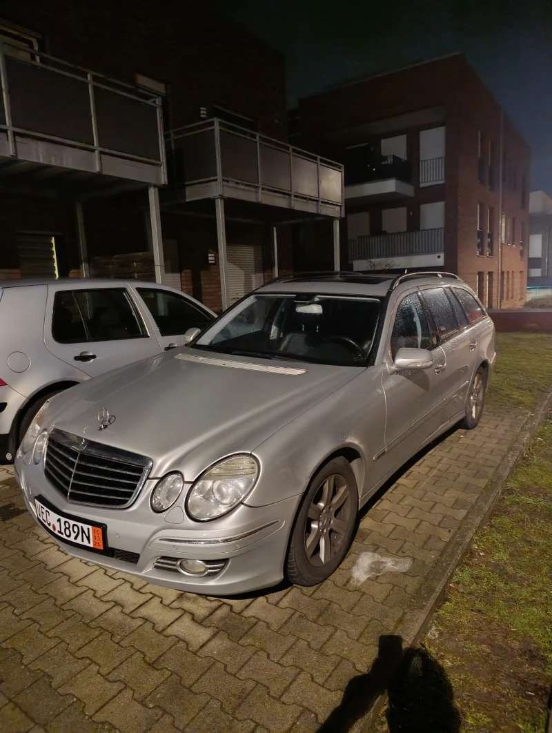Mercedes-Benz E 220 avantgarde, снимка 2 - Автомобили и джипове - 53434565