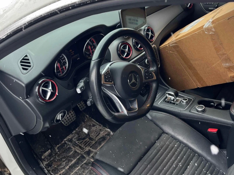 Mercedes-Benz CLA 45 AMG 4MATIC С РЕГИСТРАЦИЯ & АВТО КРЕДИТ , снимка 6 - Автомобили и джипове - 53591377