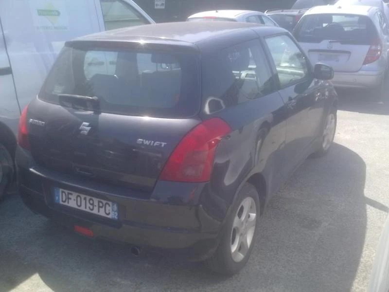 Suzuki Swift 1.3i /1.3 DDiS, снимка 11 - Автомобили и джипове - 22766396