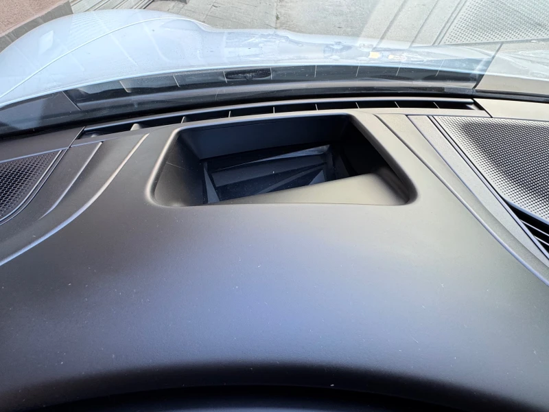 Porsche Taycan * TURBO* Bose* R21* 51KM* Head UP* Distronik* FULL - 139999 лв. - 78321960 | Car24.bg