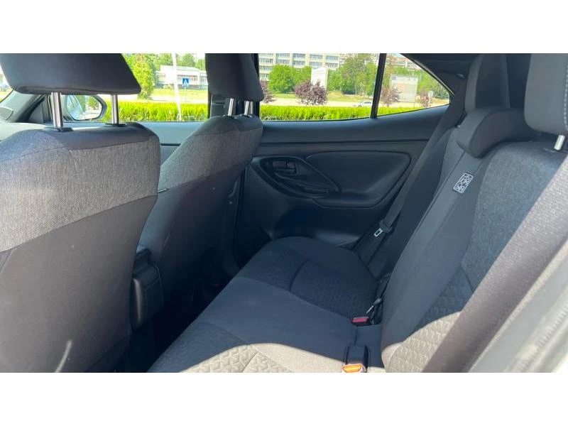 Toyota Yaris Cross 1.5H Chic AWD, снимка 17 - Автомобили и джипове - 55006223