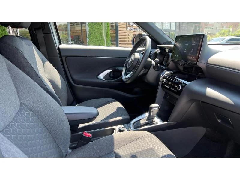Toyota Yaris Cross 1.5H Chic AWD, снимка 10 - Автомобили и джипове - 55006223