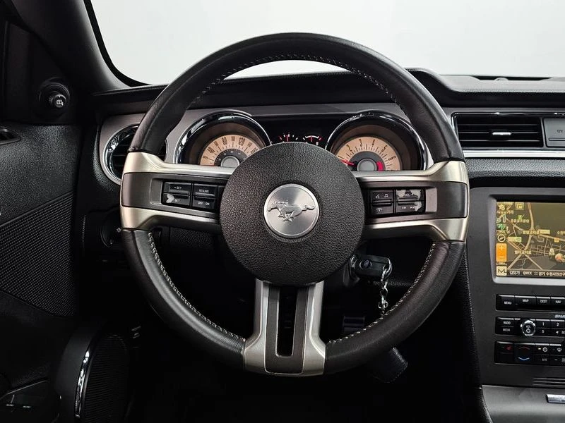Ford Mustang 4.0 Automatic, снимка 13 - Автомобили и джипове - 55977749