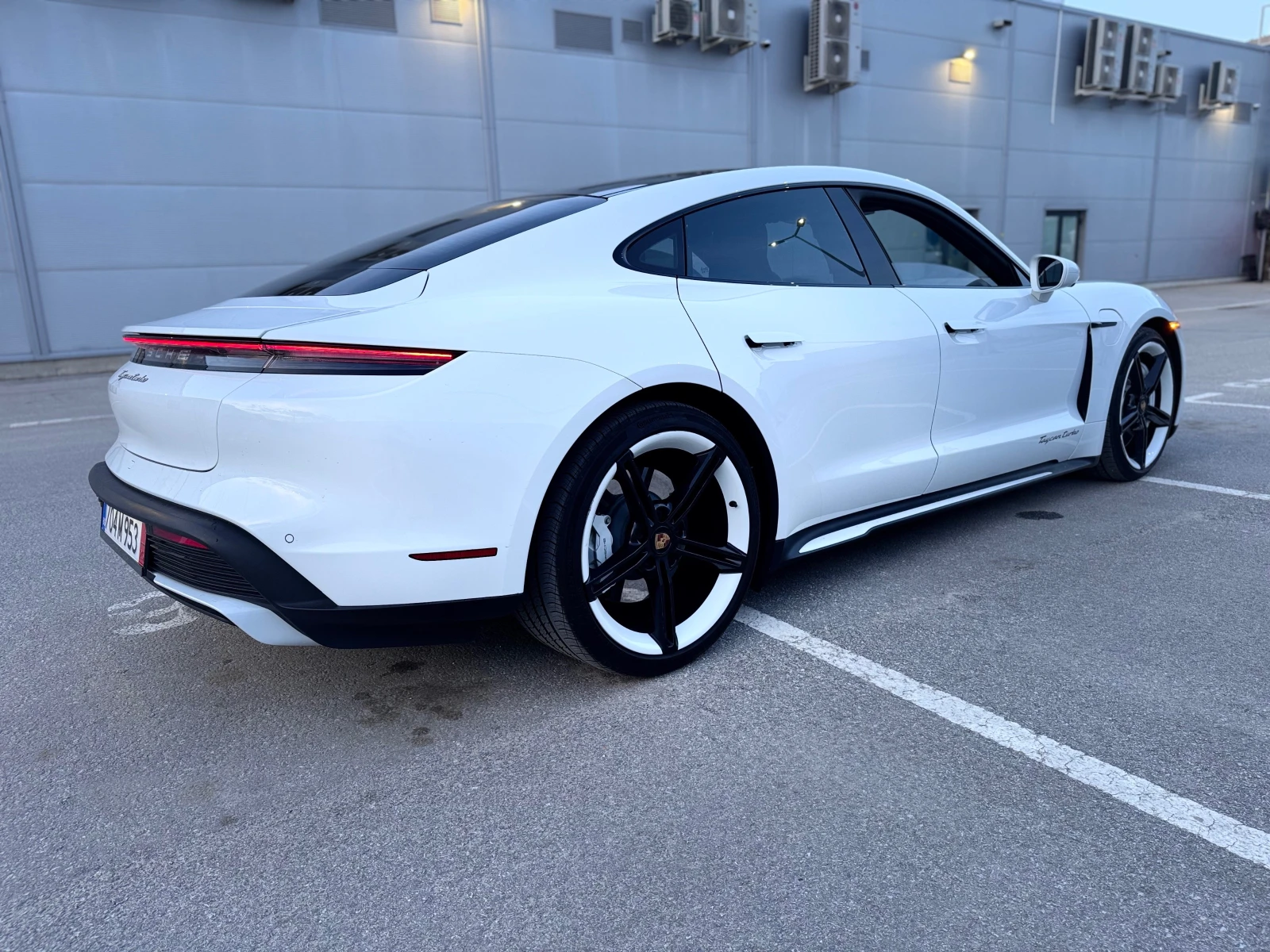 Porsche Taycan * TURBO* Bose* R21* 49KM* Head UP* Distronik* FULL - изображение 8
