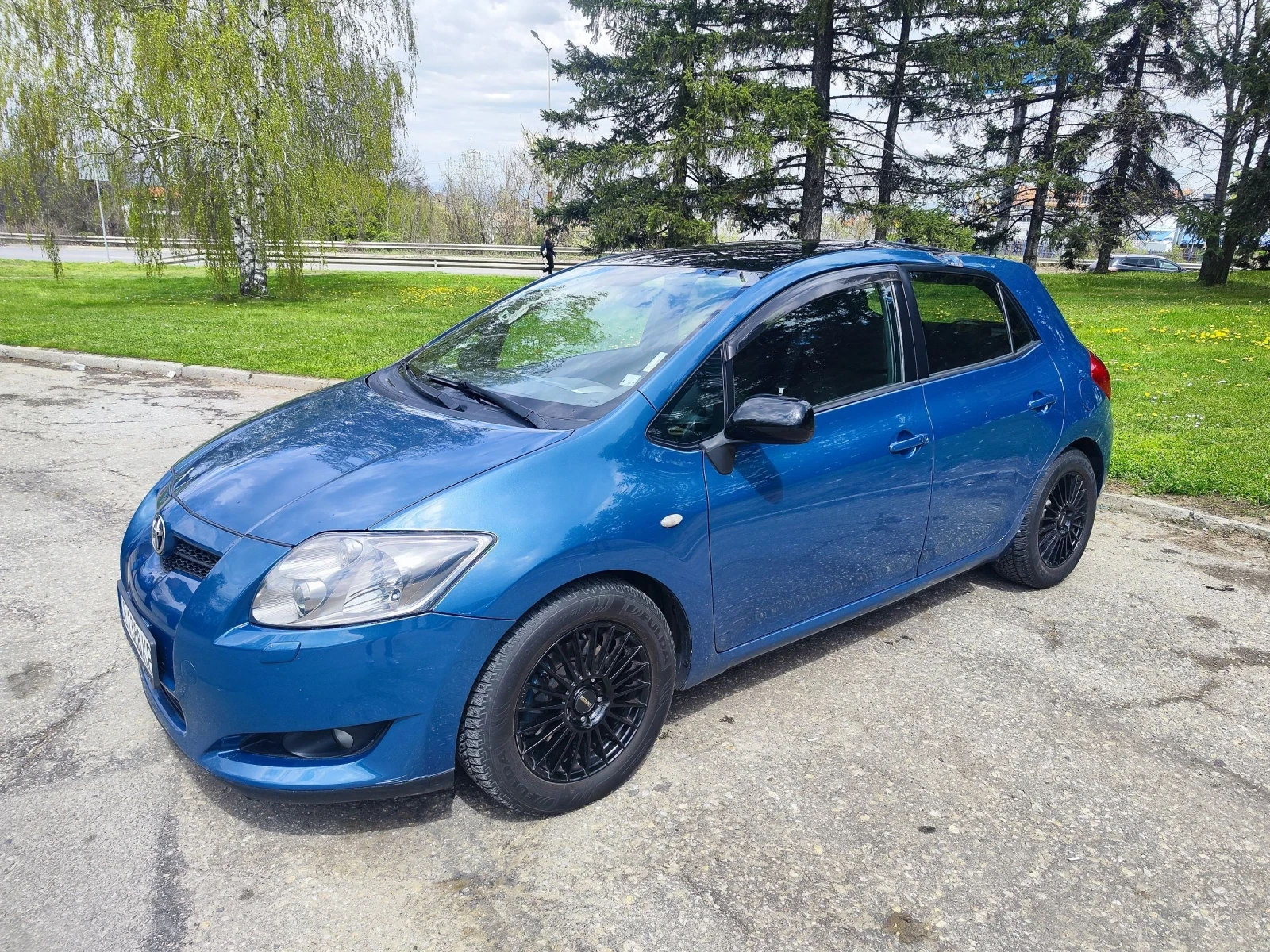 Toyota Auris 2.2 D-CAT - изображение 3