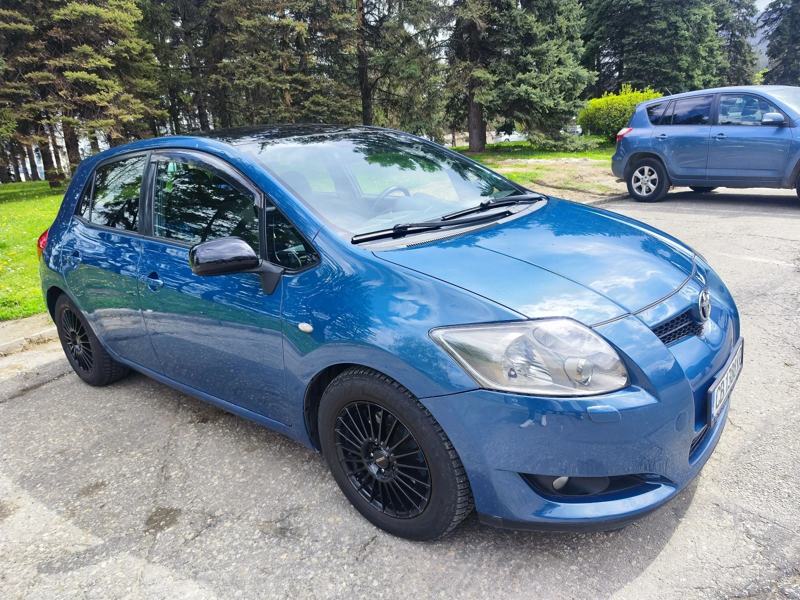 Toyota Auris 2.2 D-CAT - изображение 2