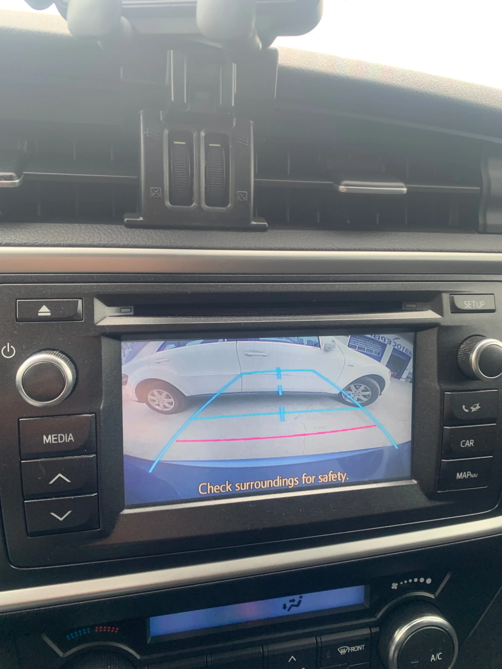 Toyota Auris 1.6i Навигация/Камера - изображение 9