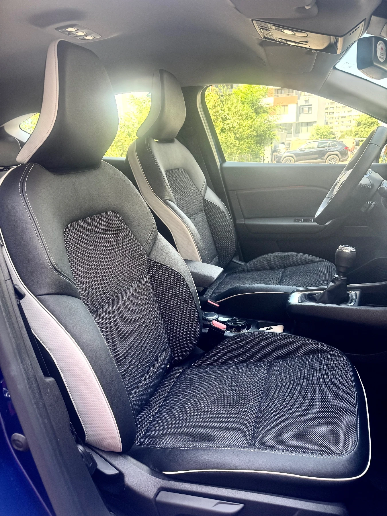 Renault Captur Intens, пробег 13200 км, гаранционен - изображение 6