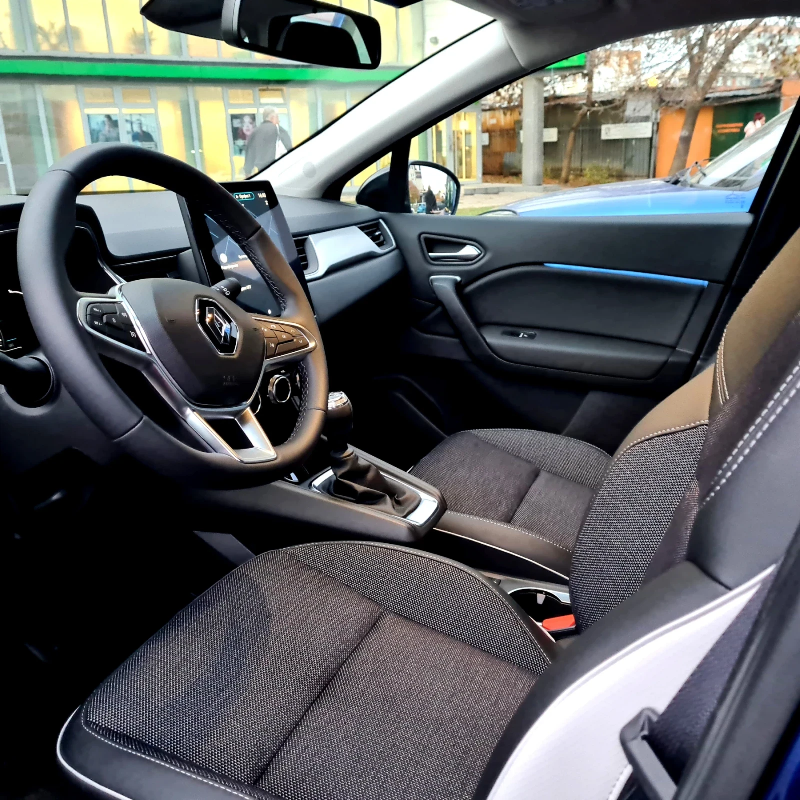 Renault Captur Intens, пробег 13200 км, гаранционен - изображение 5