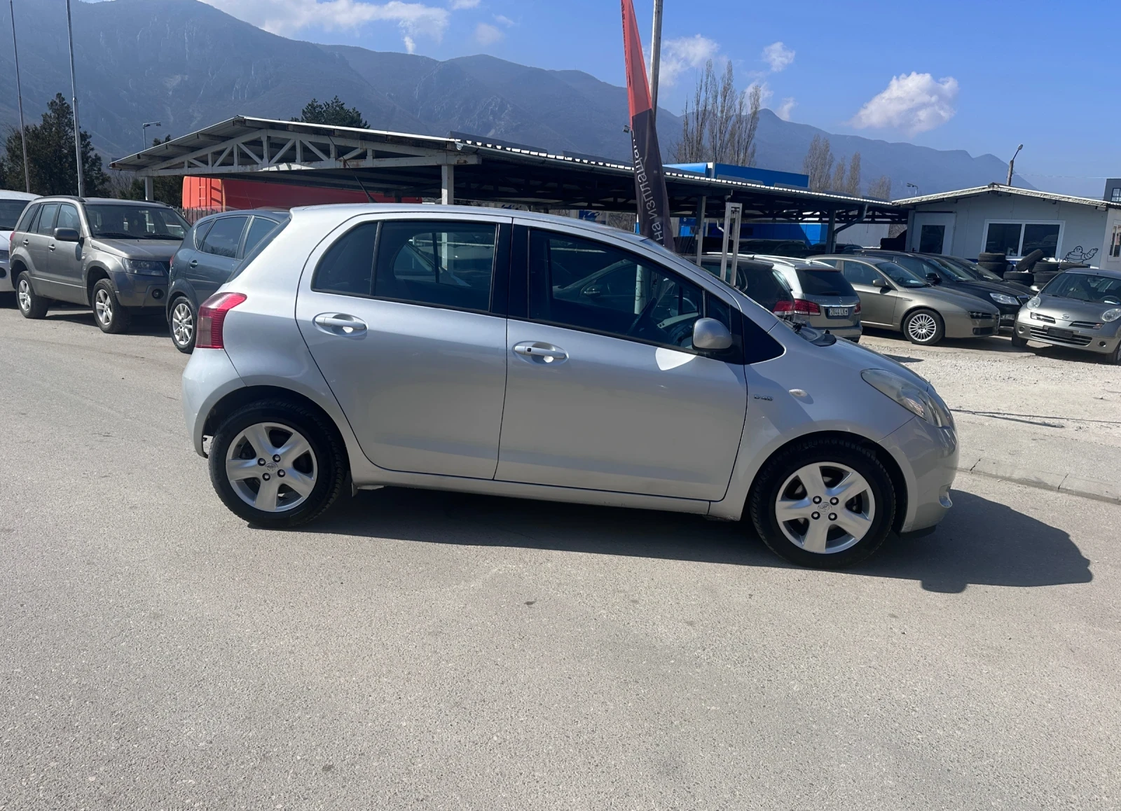 Toyota Yaris 1.4D4D - КЛИМАТРОНИК, снимка 4 - Автомобили и джипове - 53825326