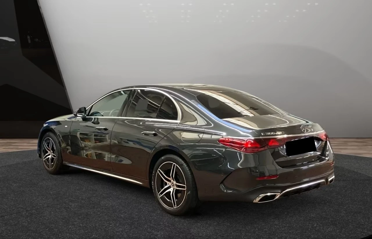 Mercedes-Benz E 300 de/AMG/PLUG-IN/360/LED/DISTRONIC/, снимка 4 - Автомобили и джипове - 53894295