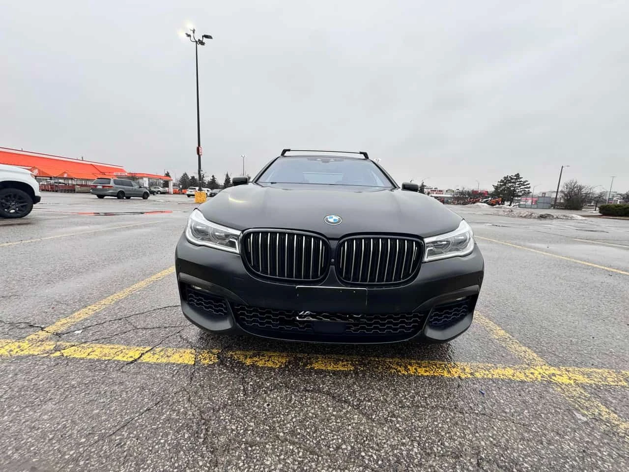 BMW 750 i xDrive/ОБДУХВАНЕ/ШИБИДАХ/ГУМИ+ ДЖАНТИ/CARFAX, снимка 2 - Автомобили и джипове - 53924045