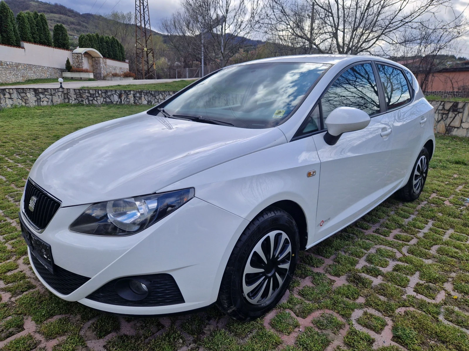 Seat Ibiza НОВ ВНОС...FACE LIFT...1.2i..КЛИМАТИК.., снимка 3 - Автомобили и джипове - 54151844