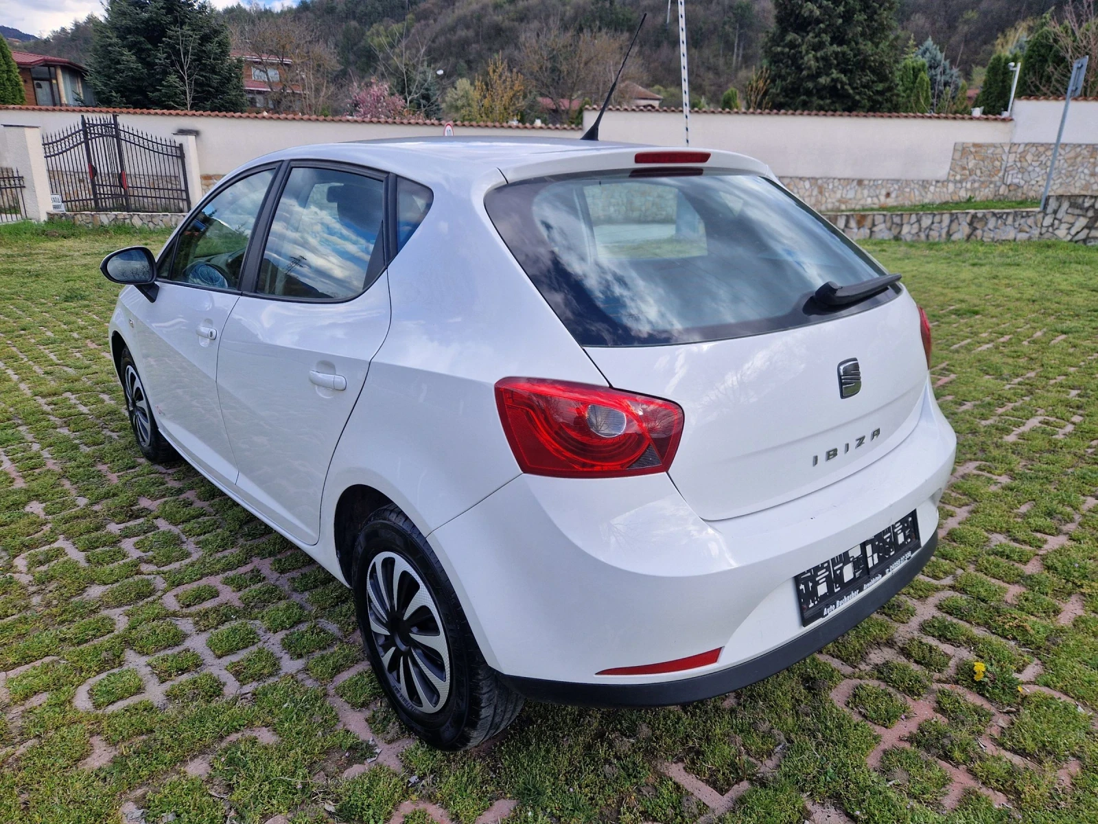 Seat Ibiza НОВ ВНОС...FACE LIFT...1.2i..КЛИМАТИК.., снимка 10 - Автомобили и джипове - 54151844