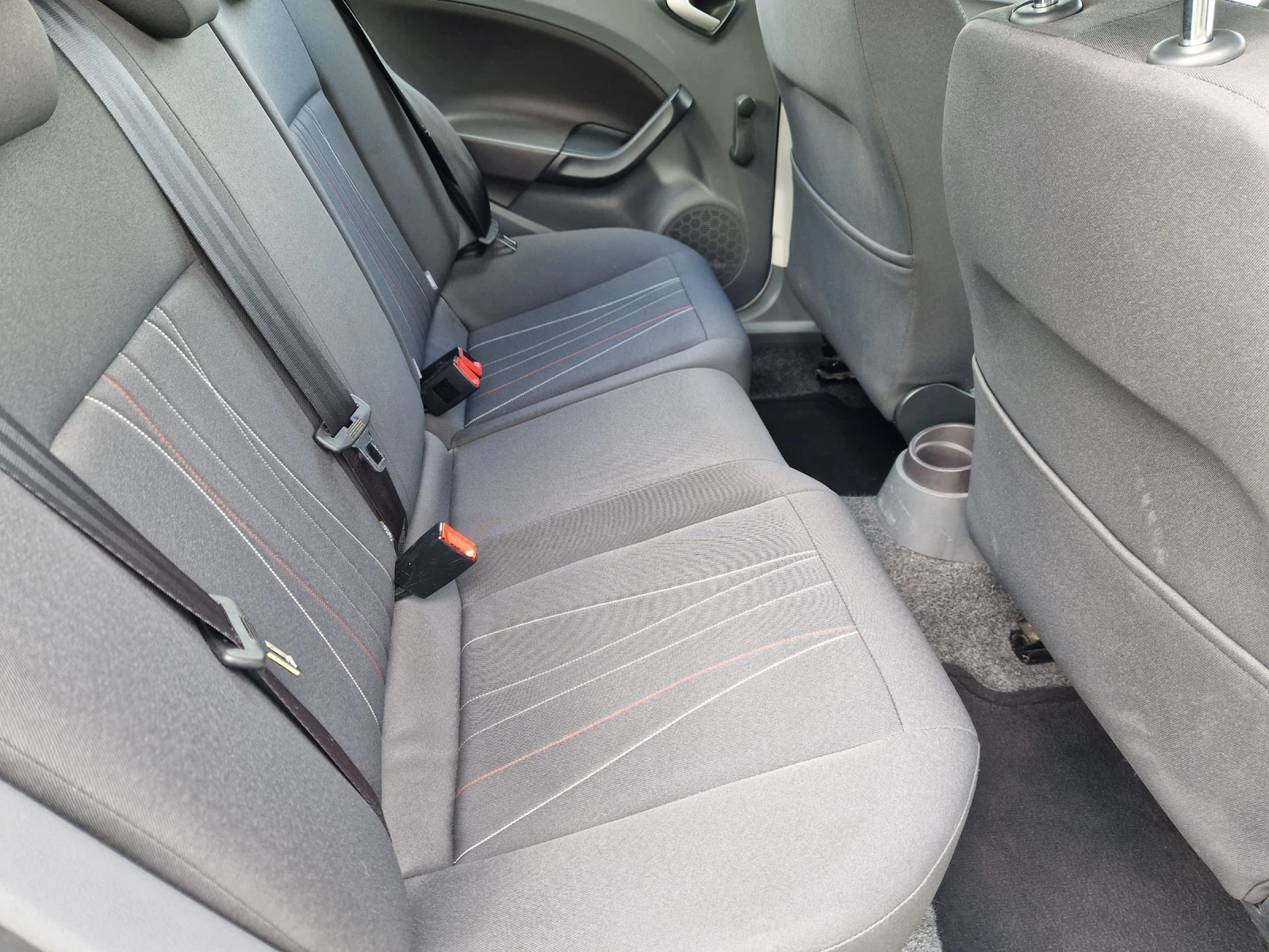 Seat Ibiza НОВ ВНОС...FACE LIFT...1.2i..КЛИМАТИК.., снимка 12 - Автомобили и джипове - 54151844