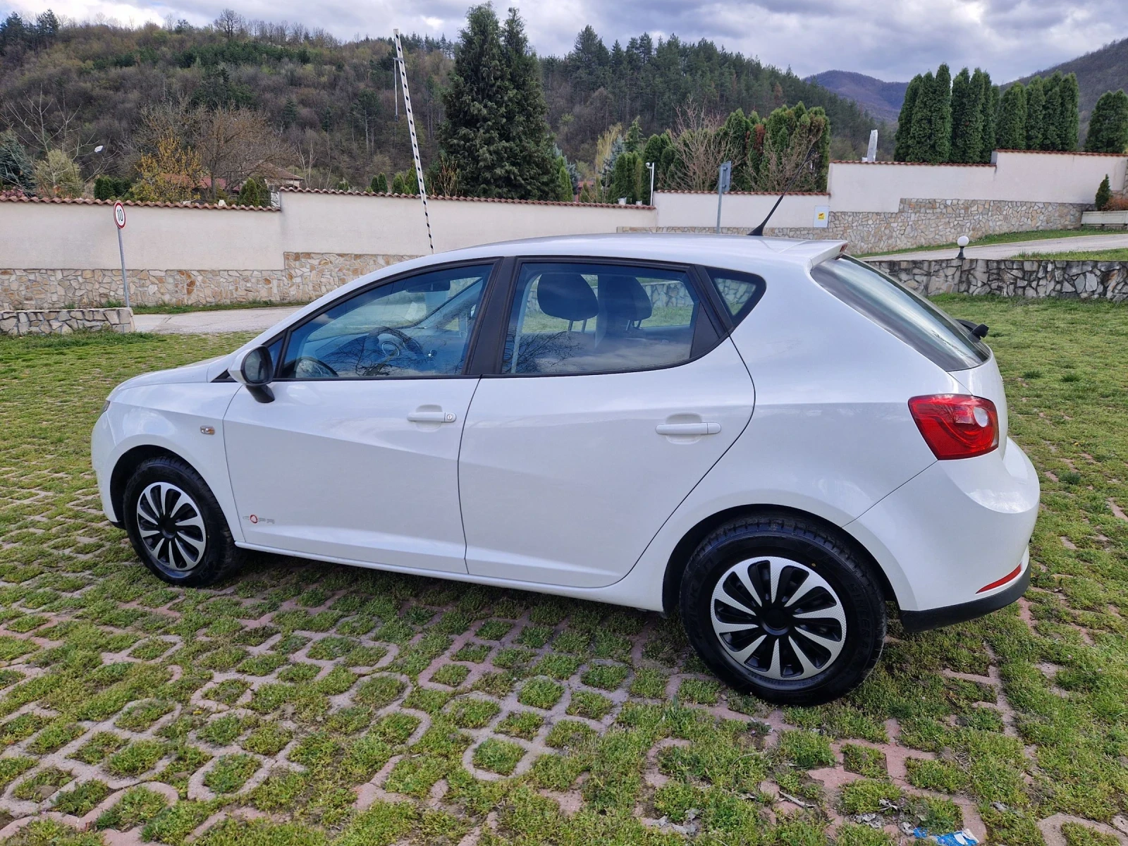 Seat Ibiza НОВ ВНОС...FACE LIFT...1.2i..КЛИМАТИК.., снимка 11 - Автомобили и джипове - 54151844