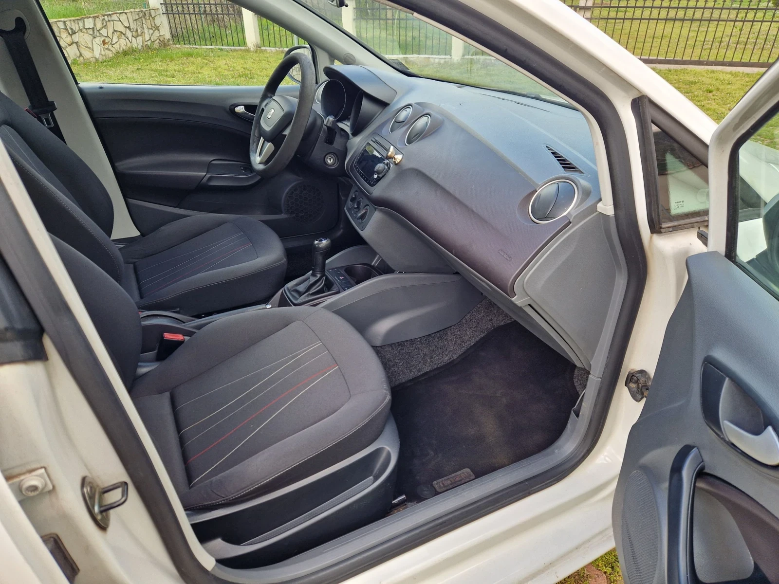 Seat Ibiza НОВ ВНОС...FACE LIFT...1.2i..КЛИМАТИК.., снимка 15 - Автомобили и джипове - 54151844