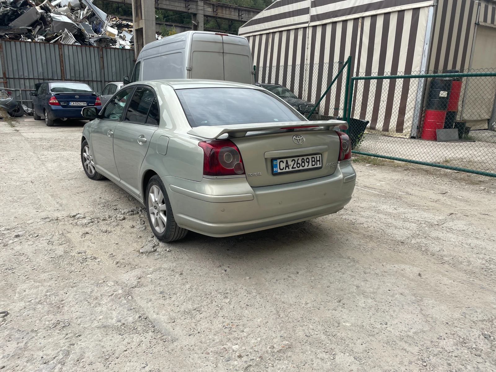 Toyota Avensis 2.2, снимка 4 - Автомобили и джипове - 54220052
