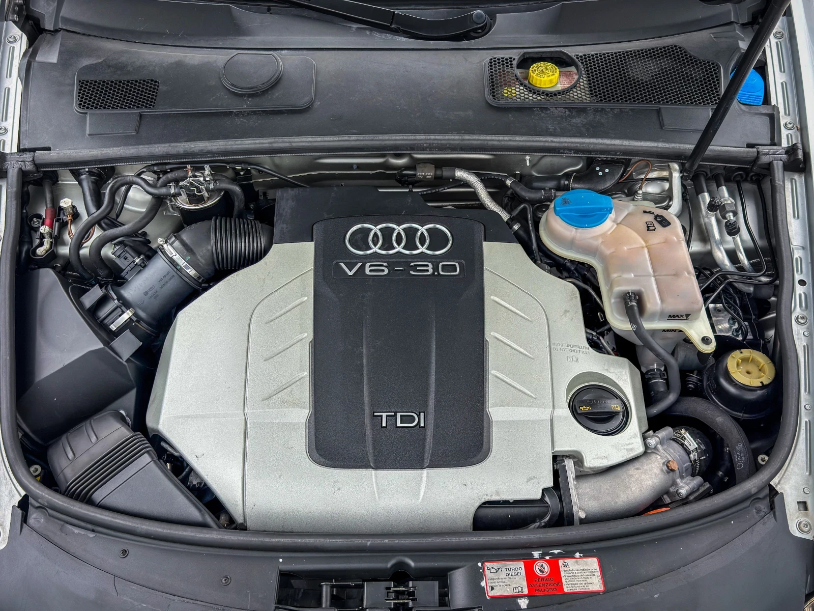 Audi A6 3.0TDI::QUATTRO::KEYLESS, снимка 15 - Автомобили и джипове - 54382519