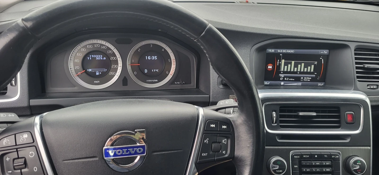 Volvo V60 D3/D4 163hp, снимка 9 - Автомобили и джипове - 54824782