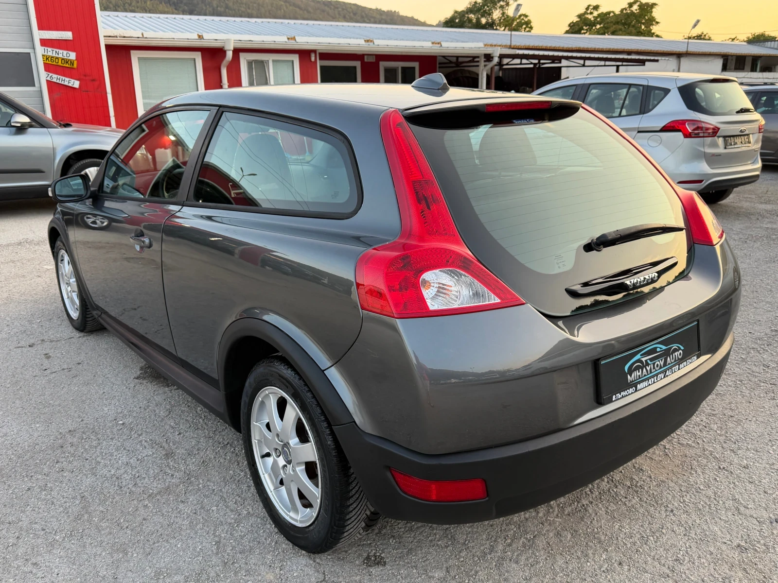 Volvo C30 2.0D XENON/ПЕРФ. СЪСТОЯНИЕ/ЛЕТИ ДЖ., снимка 5 - Автомобили и джипове - 55331657