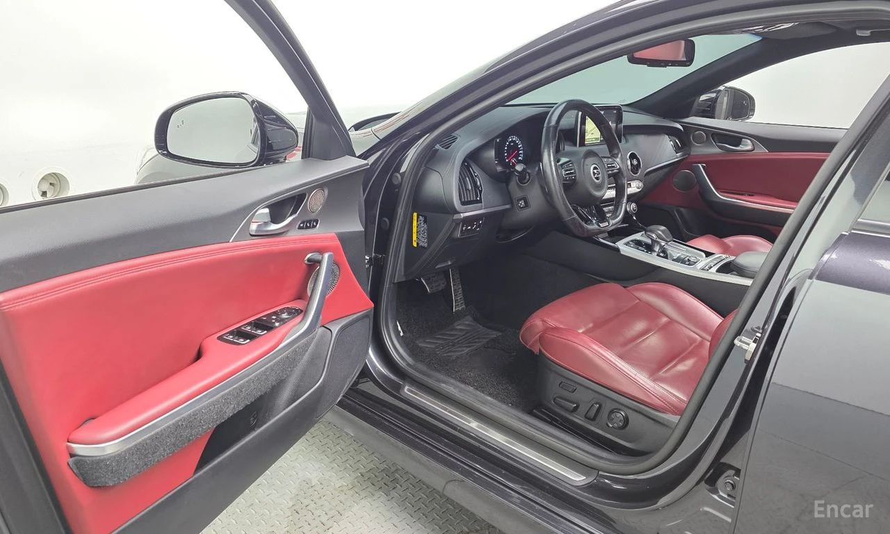 Kia Stinger 3.3* TURBO* GT* ОБДУХВАНЕ* ДИСТРОНИК* ХЕДЪП* 360КА, снимка 5 - Автомобили и джипове - 55467018
