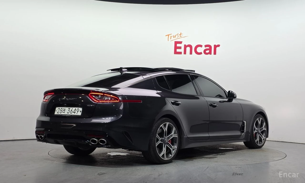 Kia Stinger 3.3* TURBO* GT* ОБДУХВАНЕ* ДИСТРОНИК* ХЕДЪП* 360КА, снимка 2 - Автомобили и джипове - 55467018