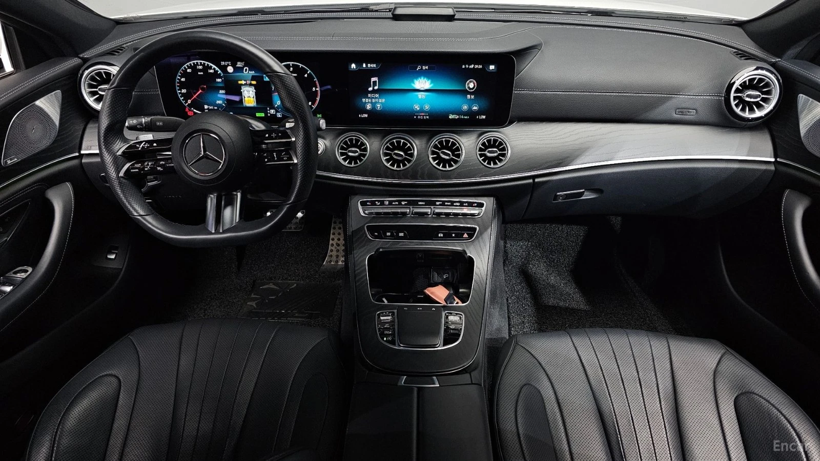 Mercedes-Benz CLS 300d 4MATIC* КОЖА* ОБДУХВ* НАВИ* ПАНО* HUD, снимка 5 - Автомобили и джипове - 55561503
