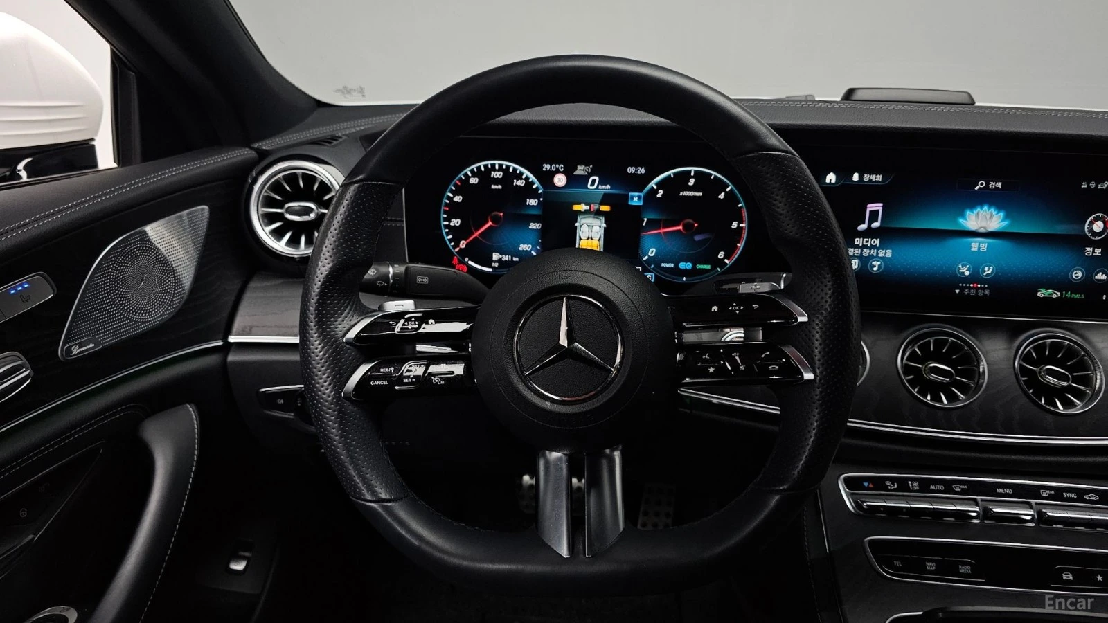Mercedes-Benz CLS 300d 4MATIC* КОЖА* ОБДУХВ* НАВИ* ПАНО* HUD, снимка 11 - Автомобили и джипове - 55561503