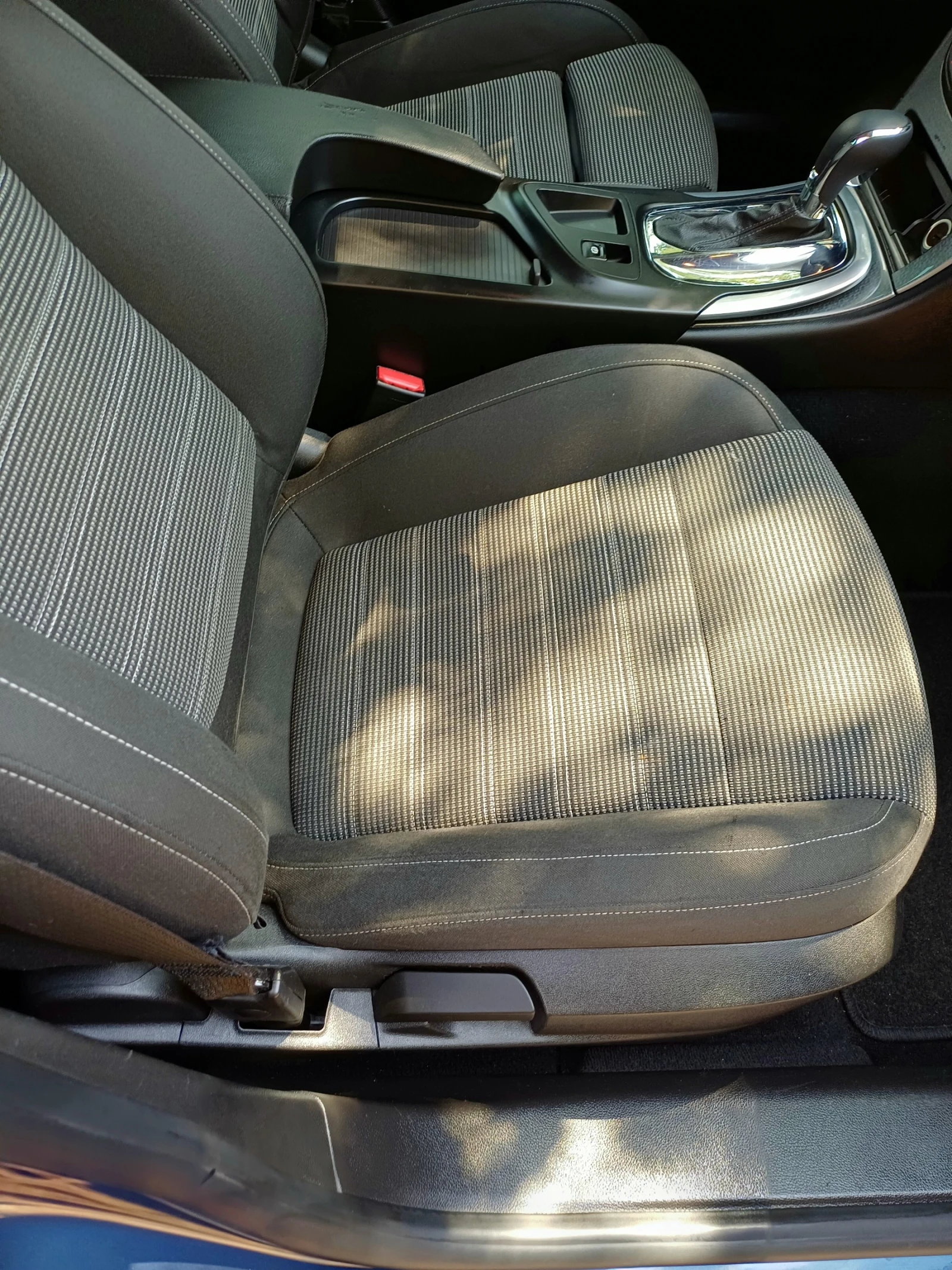 Opel Insignia  2.0 CDTI - SW, снимка 14 - Автомобили и джипове - 55565843