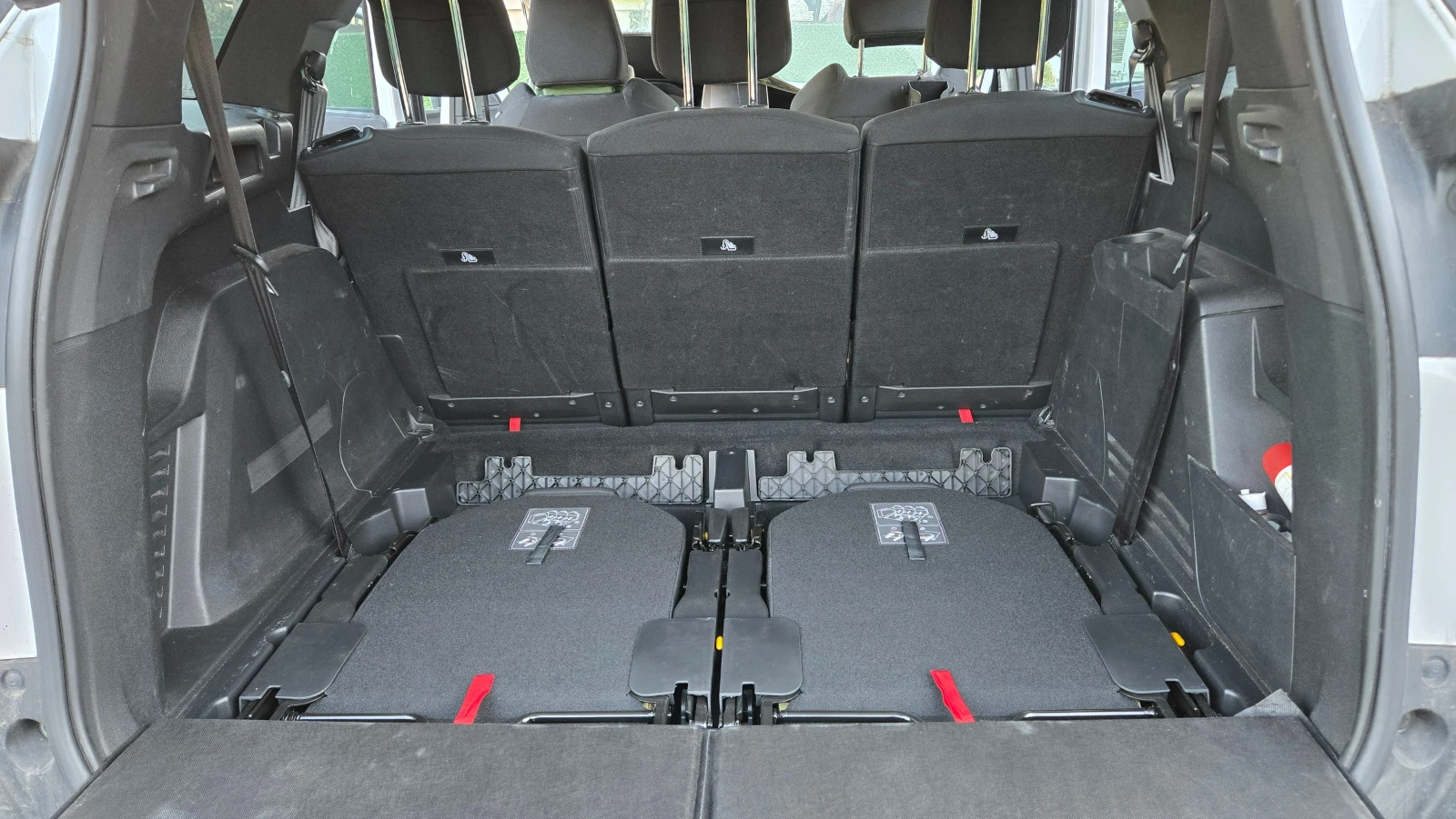 Peugeot 5008 7 места перфектен 360камера, снимка 10 - Автомобили и джипове - 55998668