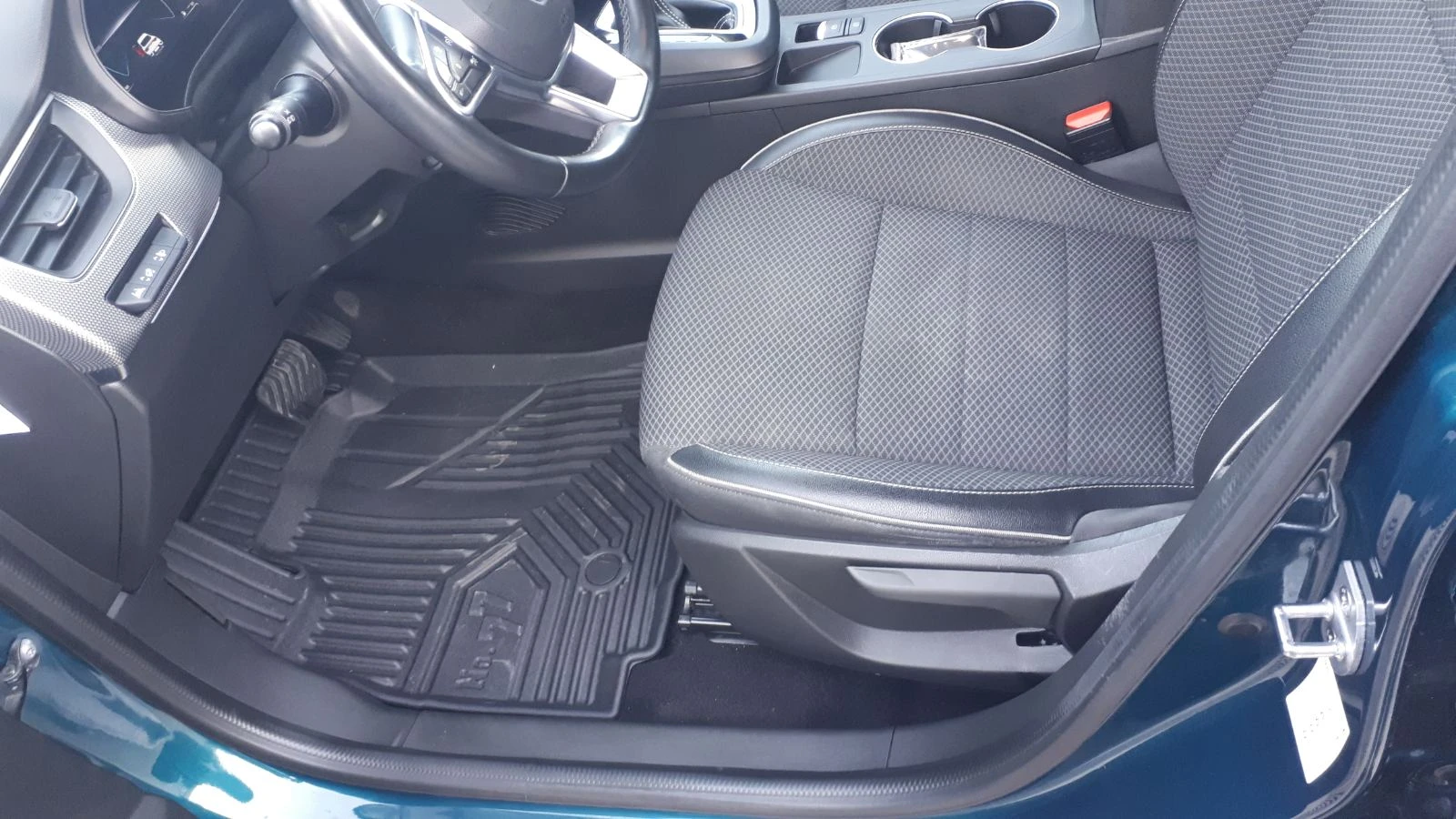 Renault Arkana 1.6 E-Tech Hybrid, снимка 8 - Автомобили и джипове - 56330338