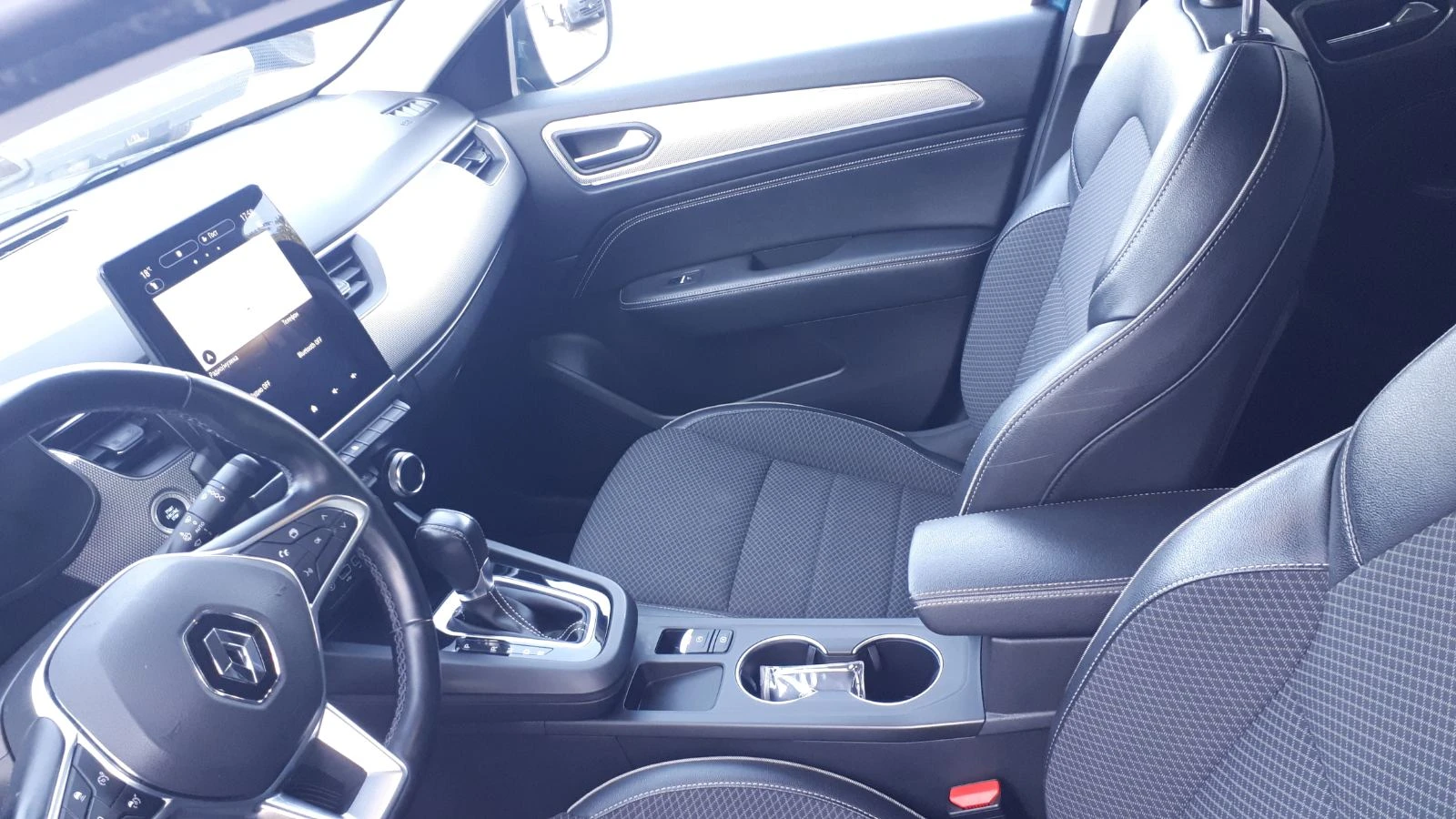 Renault Arkana 1.6 E-Tech Hybrid, снимка 9 - Автомобили и джипове - 56330338