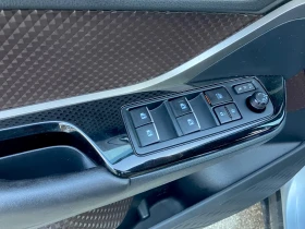 Toyota C-HR 6 ск. ръчна кутия Premier Edition , снимка 17