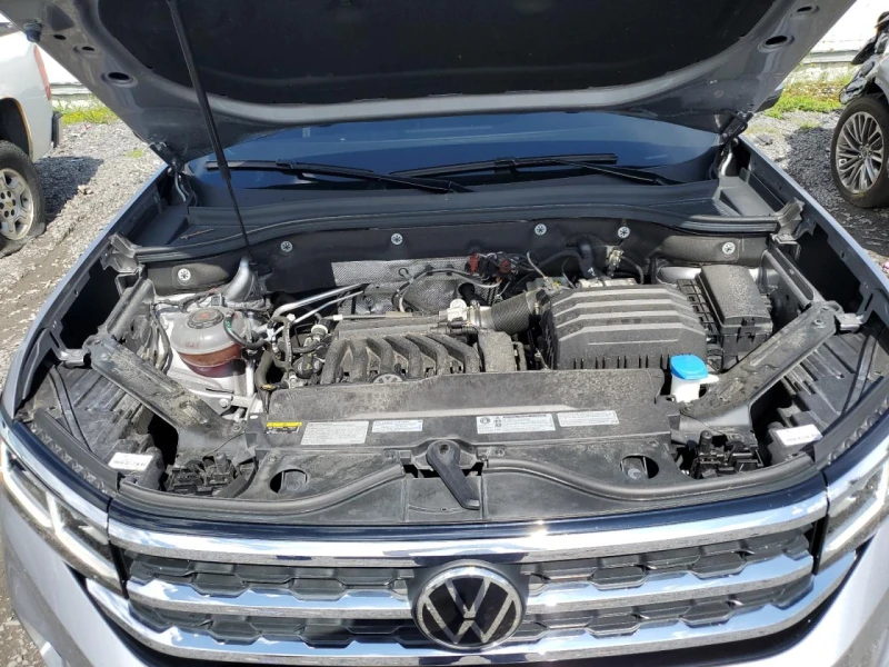 VW Atlas 3.6L 6 All wheel drive, снимка 4 - Автомобили и джипове - 47189635