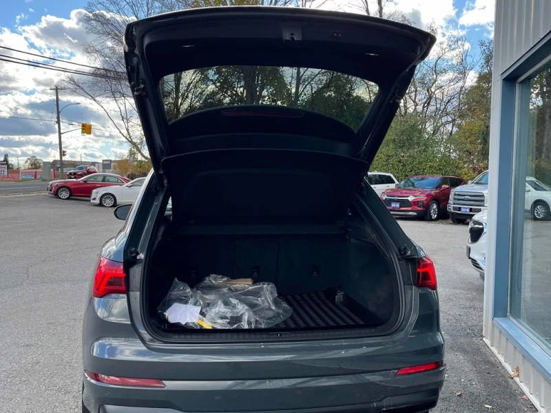 Audi Q3 * 45 TFSI quattro * CARFAX * БЕЗ ПЪРВОНАЧАЛНА ВНОС, снимка 12 - Автомобили и джипове - 52777750