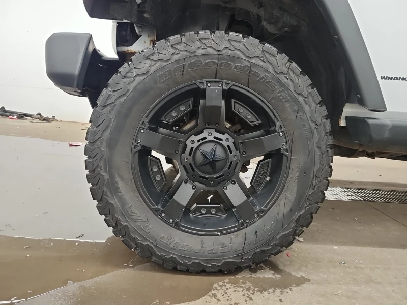 Jeep Wrangler 3.6 WRANGLER UNLIMITED SAHARA, снимка 6 - Автомобили и джипове - 53136279