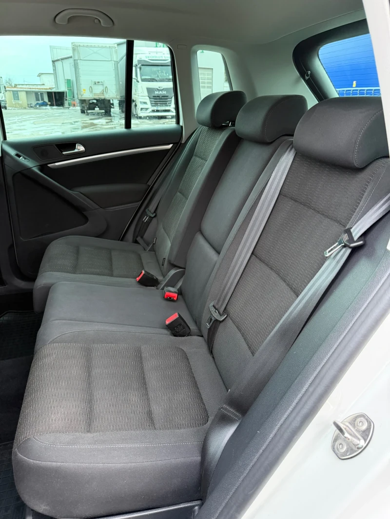 VW Tiguan 2.0 TDI 104000 KM, снимка 10 - Автомобили и джипове - 53557223
