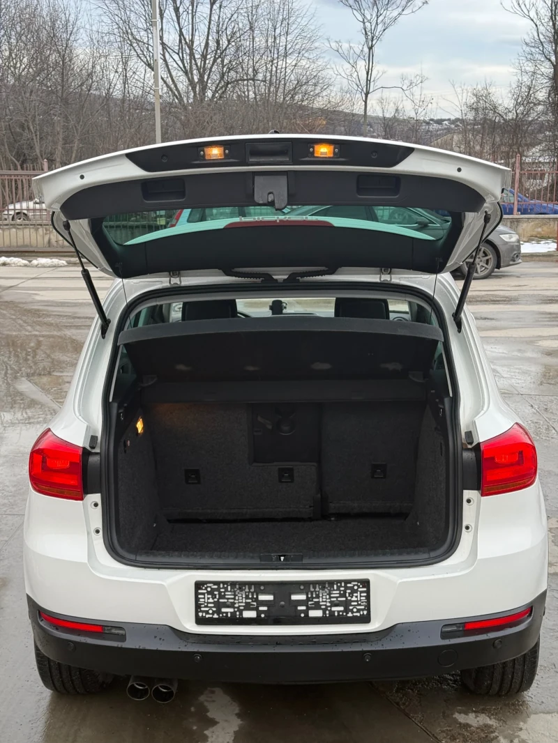 VW Tiguan 2.0 TDI 104000 KM, снимка 16 - Автомобили и джипове - 53557223