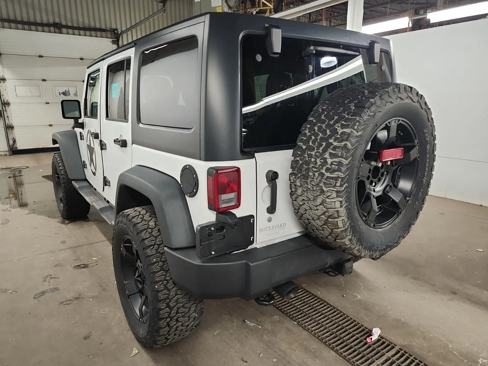 Jeep Wrangler 3.6 WRANGLER UNLIMITED SAHARA - изображение 4