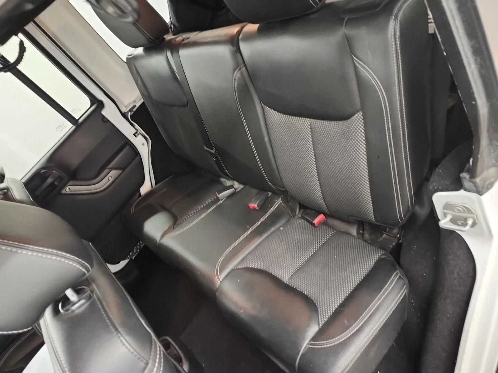 Jeep Wrangler 3.6 WRANGLER UNLIMITED SAHARA | Mobile.bg � ����������� 13