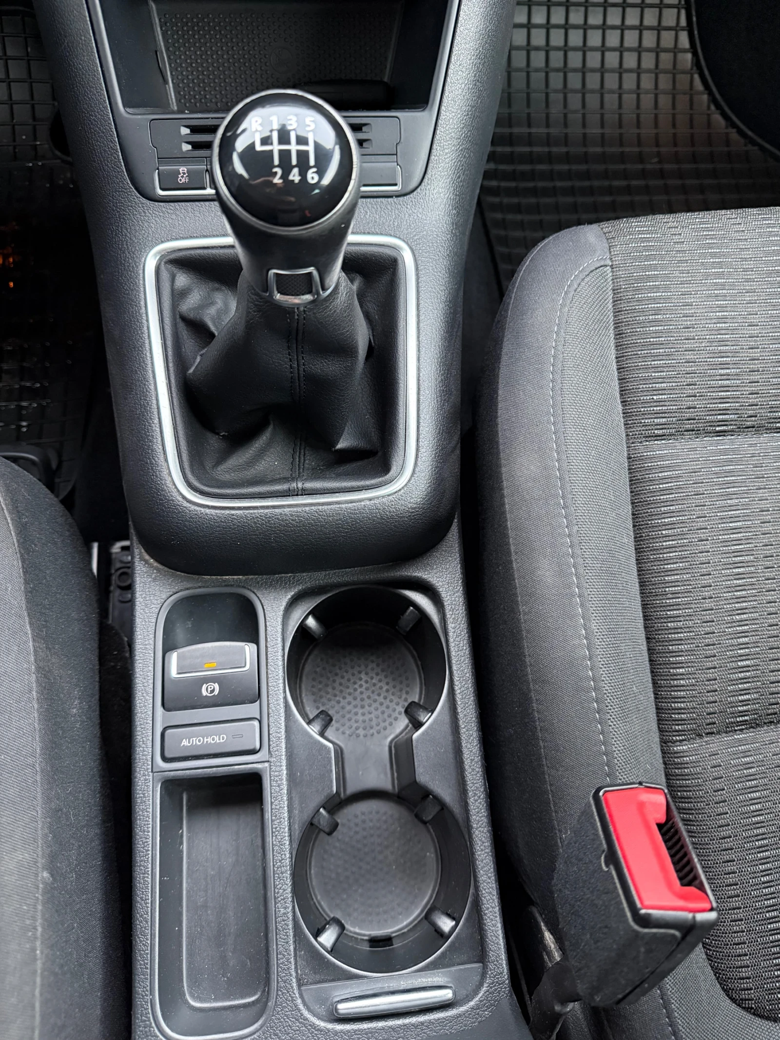 VW Tiguan 2.0 TDI 104000 KM | Mobile.bg � ����������� 12