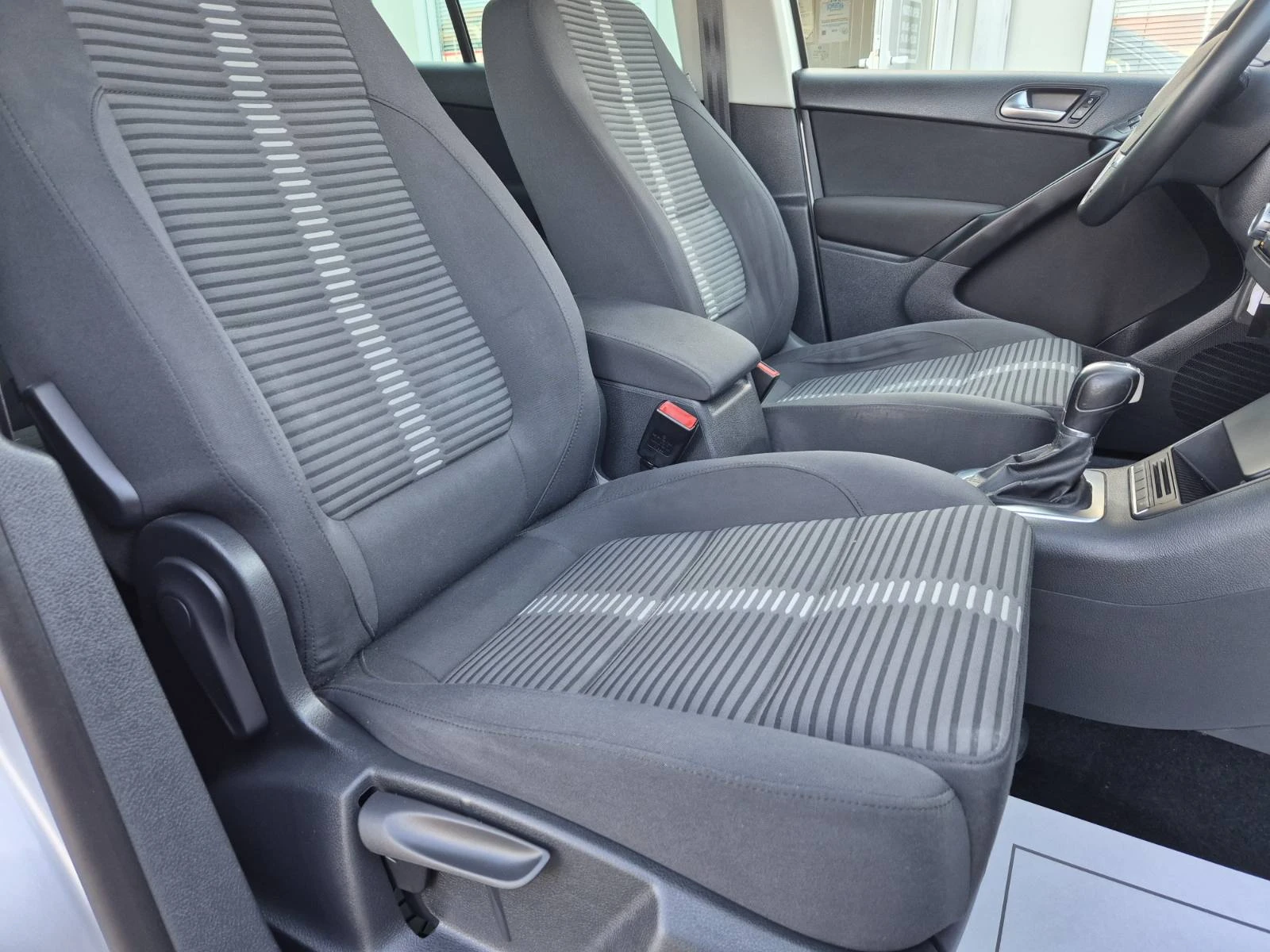 VW Tiguan 2.0D-140кс-4×4-DSG-220.000км, снимка 11 - Автомобили и джипове - 53851641